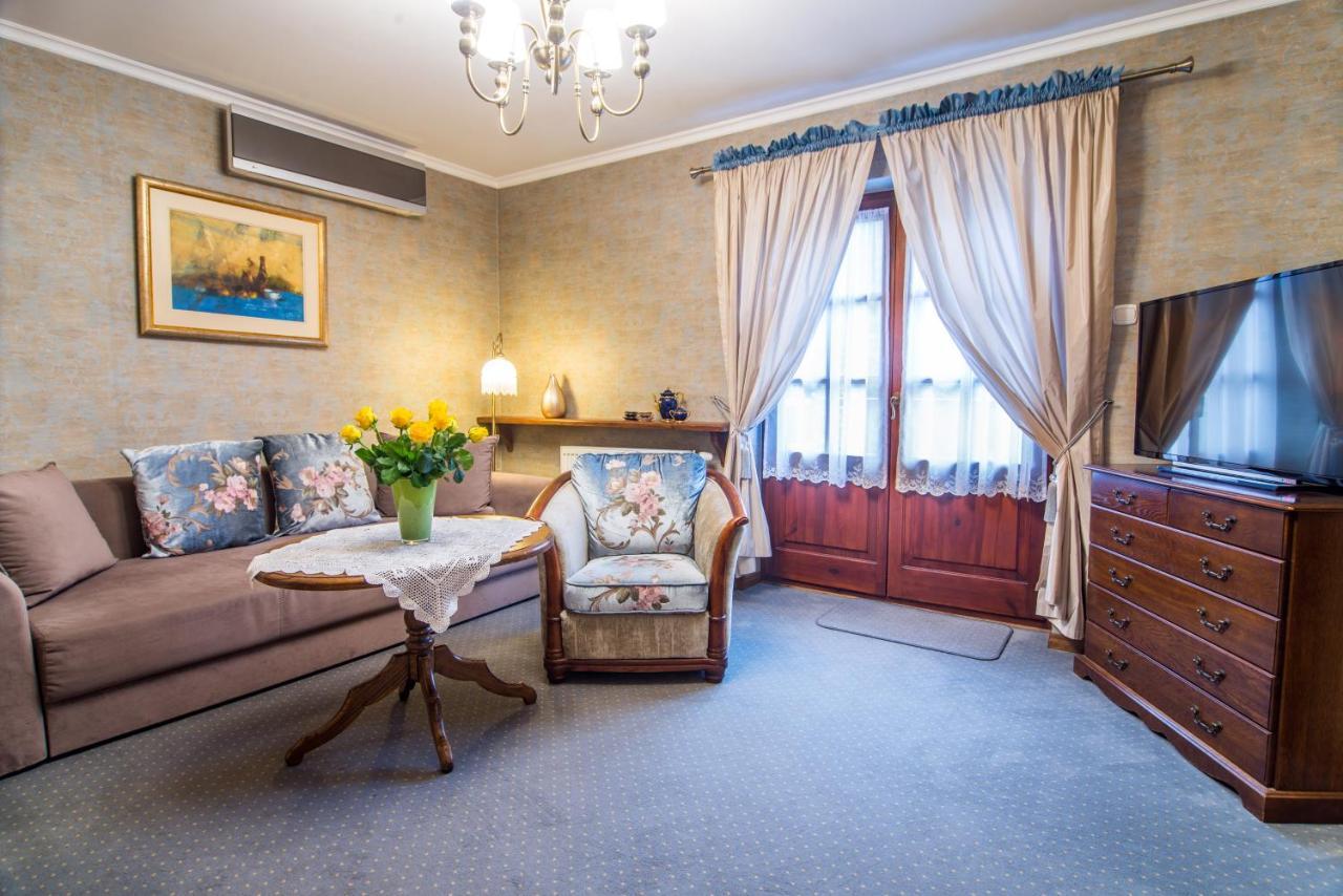 Hotel Dwa Ksiezyce Kazimierz Dolny Luaran gambar